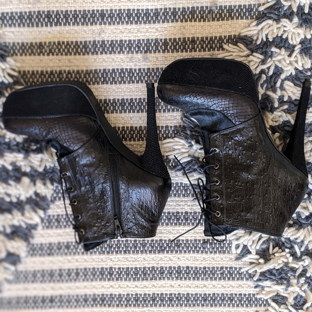 Stuart Weitzman Black Leather Boots Size 8 - Picture 4 of 13
